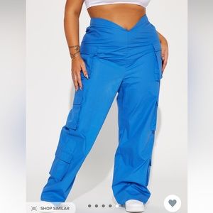 Brought off fashion nova but never worn, they’re a size small.